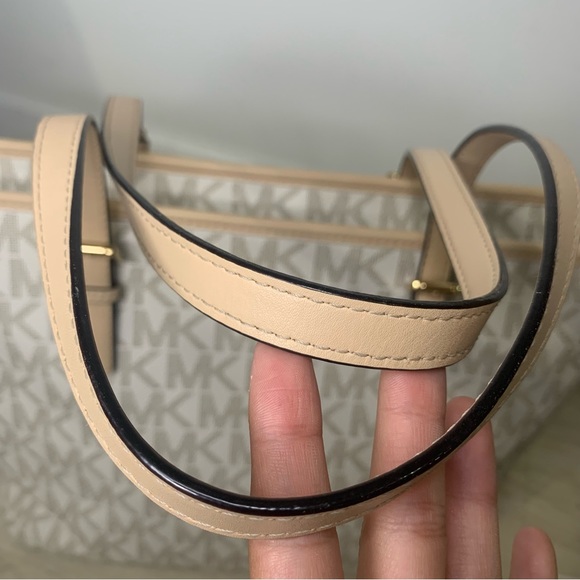 Michael Kors Jet Set Travel Medium Top Zip Multifunction Tote - Picture 6 of 15